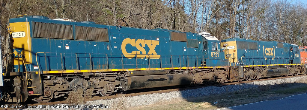 CSX 8721 & CSX 8733